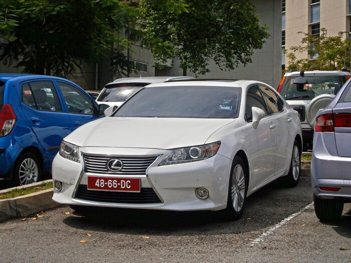 TOYOTA Lexus registered under Saudi Embassy